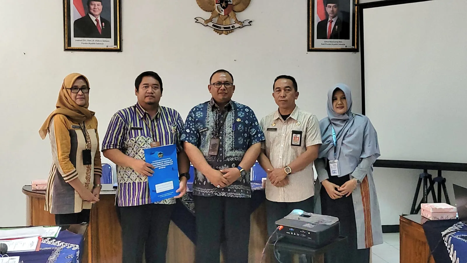 IMG 20250512 WA0021 Pemkab Banyumas Salurkan Bantuan Alat KB ke Fasilitas Kesehatan: Dorong Pelayanan Berkualitas dan Ramah