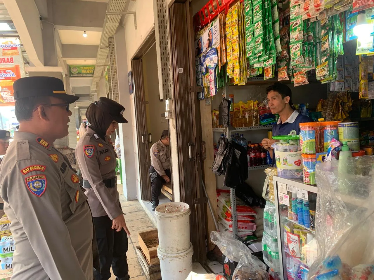 IMG 20250514 WA0010 Cegah Tindakan Pemerasan dan Premanisme, Polisi Gencarkan Patroli ke Pasar dan Ruko