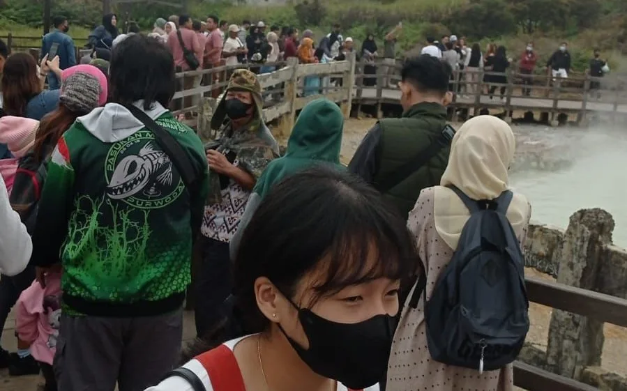 IMG 20250514 WA0020 Ribuan Wisatawan Kunjungi Dieng Saat Libur Waisak