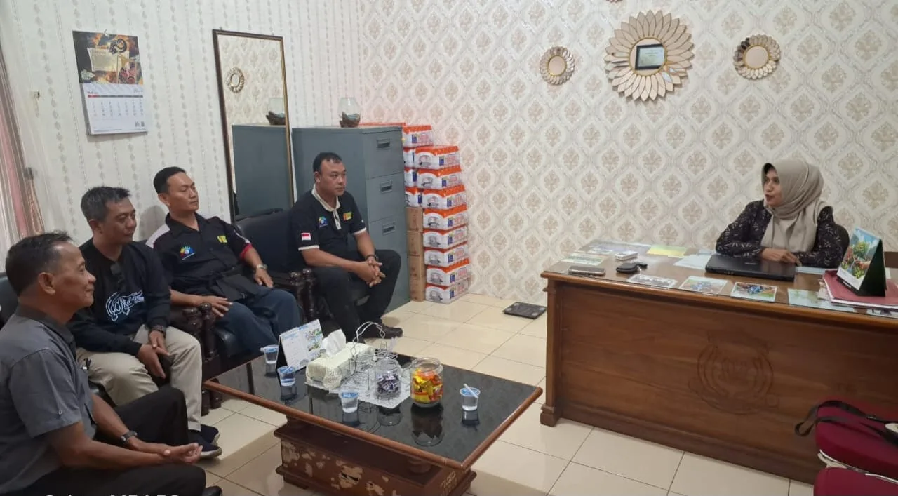 IMG 20250516 WA0012 Pembahasan UMSK Jalan di Tempat, Buruh Cilacap Geruduk Kantor Disnakerin