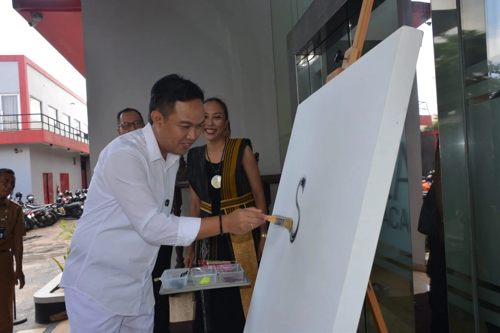 IMG 20250521 WA0005 Bupati Syamsul Siap Fasilitasi Ruang Ekspresi untuk Seniman Lokal Cilacap