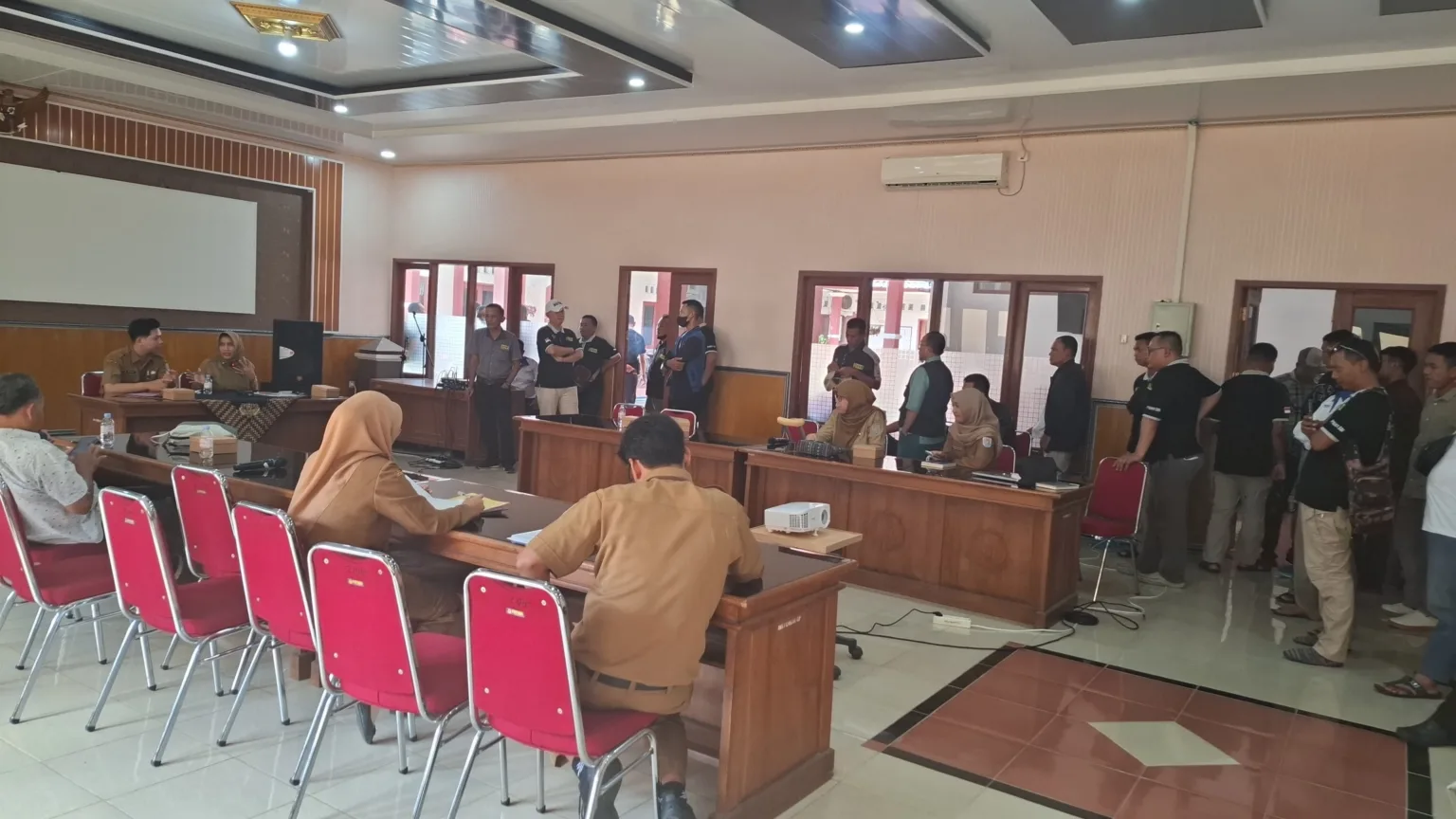 IMG 20250528 WA0004 Tak Ada Rekom UMSK 2025, Pleno Dewan Pengupahan Cilacap Memanas