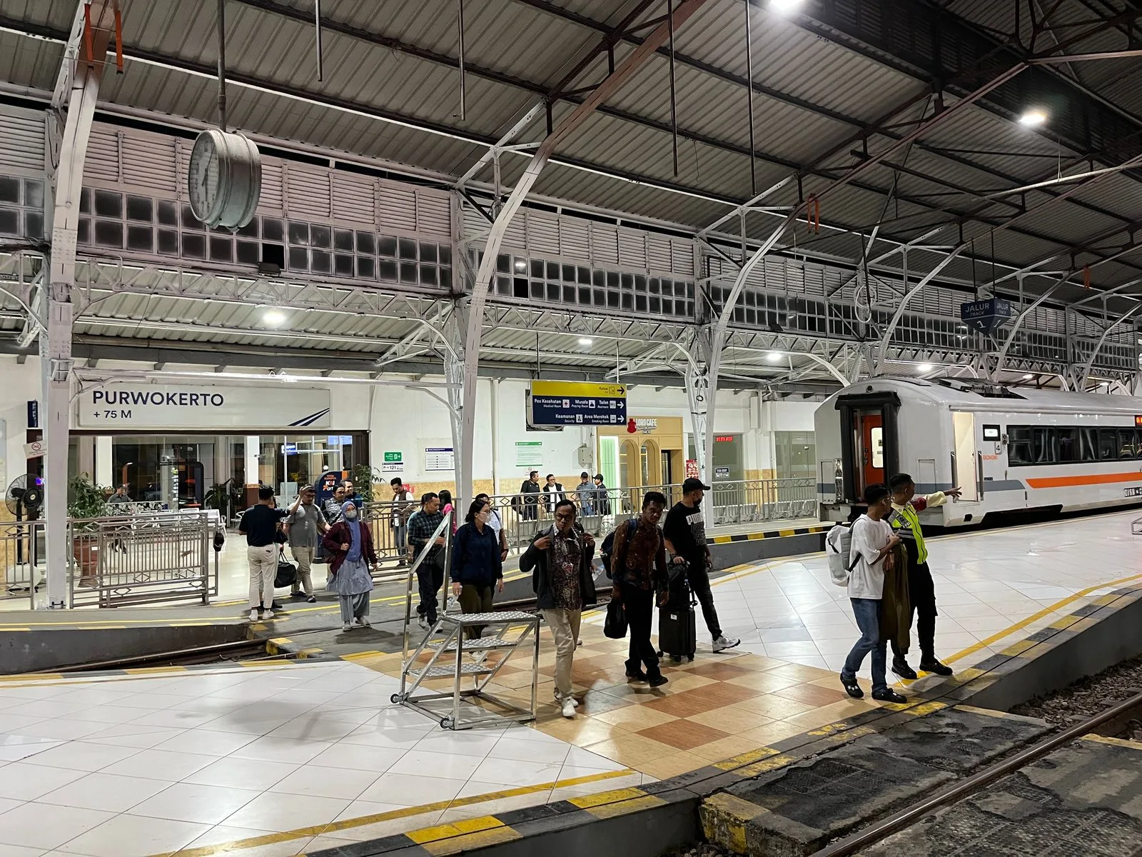 IMG 20250530 WA0005 Libur Panjang, Penumpang Turun di Daop 5 Purwokerto Meningkat Tajam