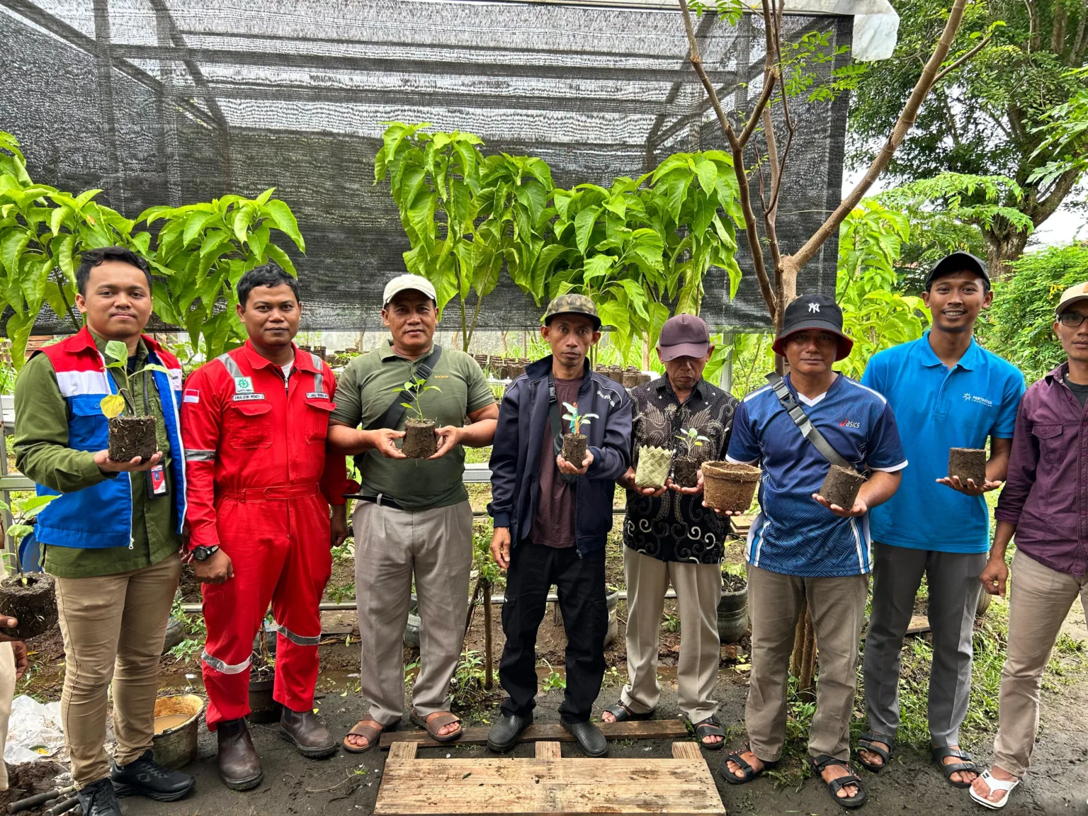 IMG 20250530 WA0008 Tanam Harapan Lewat Biopot: Aksi Hijau Kilang Cilacap untuk Lingkungan dan Masyarakat