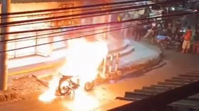 IMG 20250601 WA0013 Detik-Detik Motor CB Pelajar Terbakar di Lampu Merah Kroya Cilacap, Ini Penyebabnya