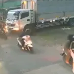 IMG 20250602 WA0011 Detik-Detik Menegangkan! Truk Nyasar di Rel Kereta Kawunganten Cilacap, Hampir Ketabrak