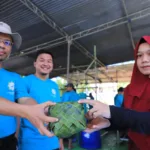 img 20250609 wa0011 Unik Banget! Iduladha di Kilang Cilacap Tanpa Kantong Plastik, Diganti Besek Daun Nipah