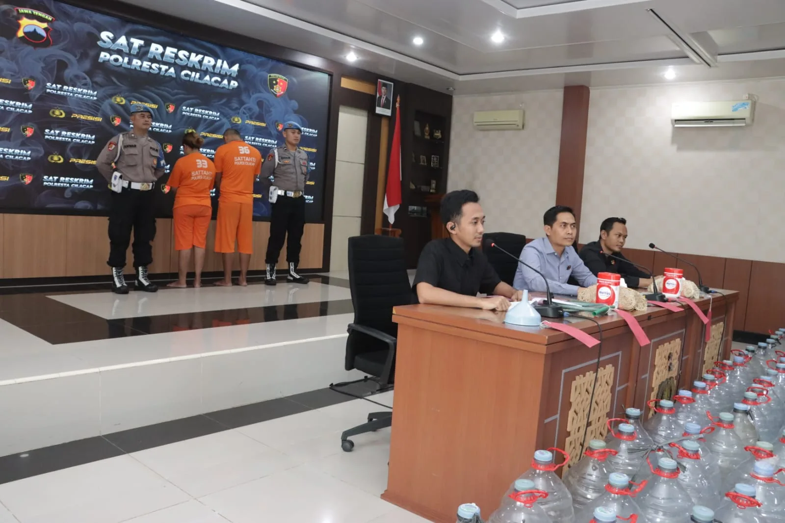 img 20250611 wa0010 Kisah Cinta Berujung Bui! Sepasang Kekasih di Cilacap Kompak Timbun BBM Subsidi