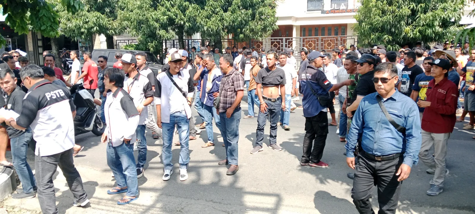 img 20250620 wa0015 Supir Truk Minta Dewan Ikut Tolak Odol, Ini Tanggapan Dishub dan Komisi III DPRD BAnjarnegara