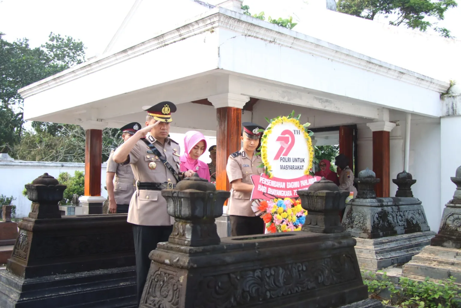 img 20250623 wa0009 Kapolres Banjarnegara Ziarah ke Makam Mantan Kapolri ke 2