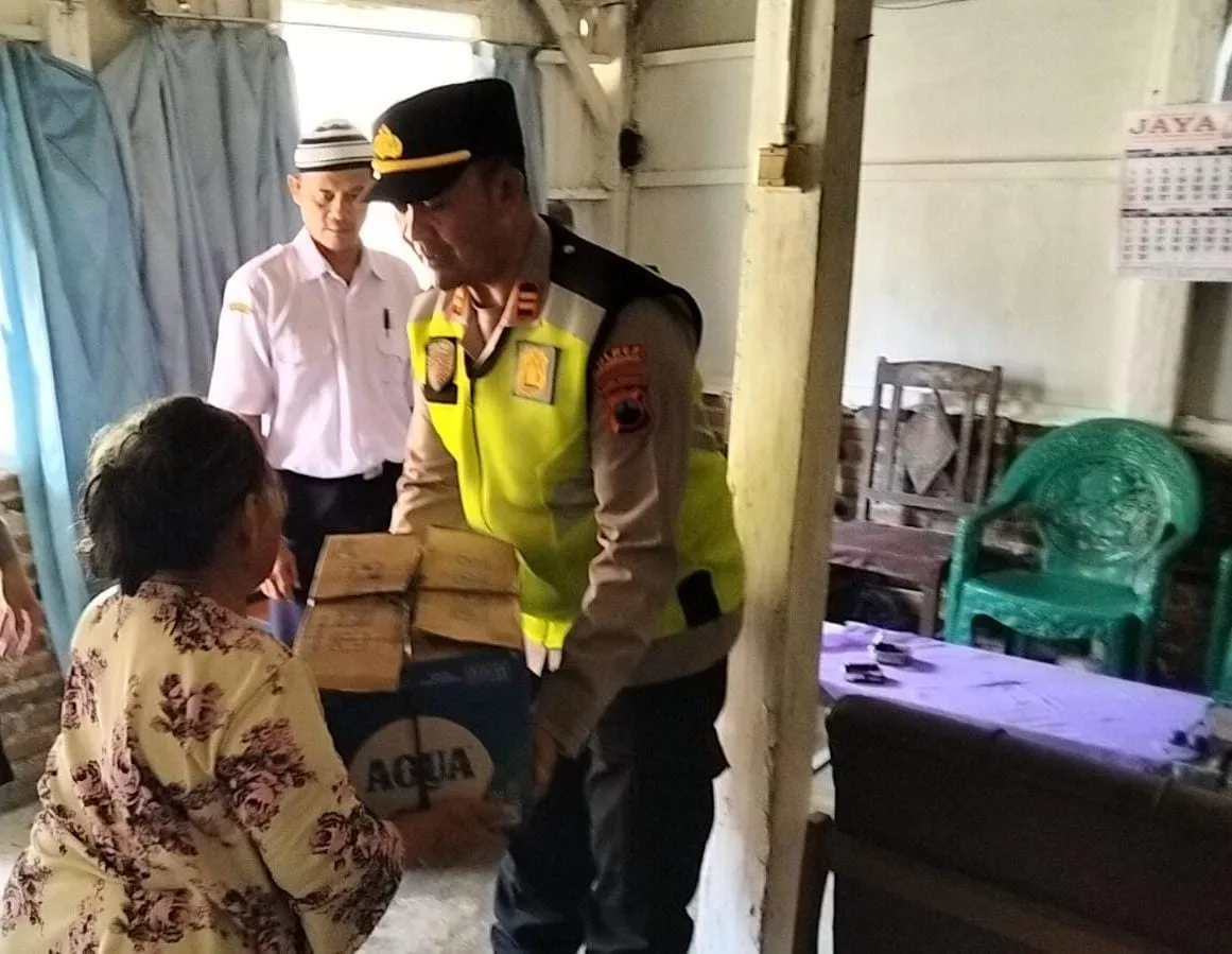 img 20250626 wa0014 Mantan Seniman Kuda Kepang di Banjarnegara Ini Hidup Memprihatinkan, Polsek Klampok Salurkan Bantuan
