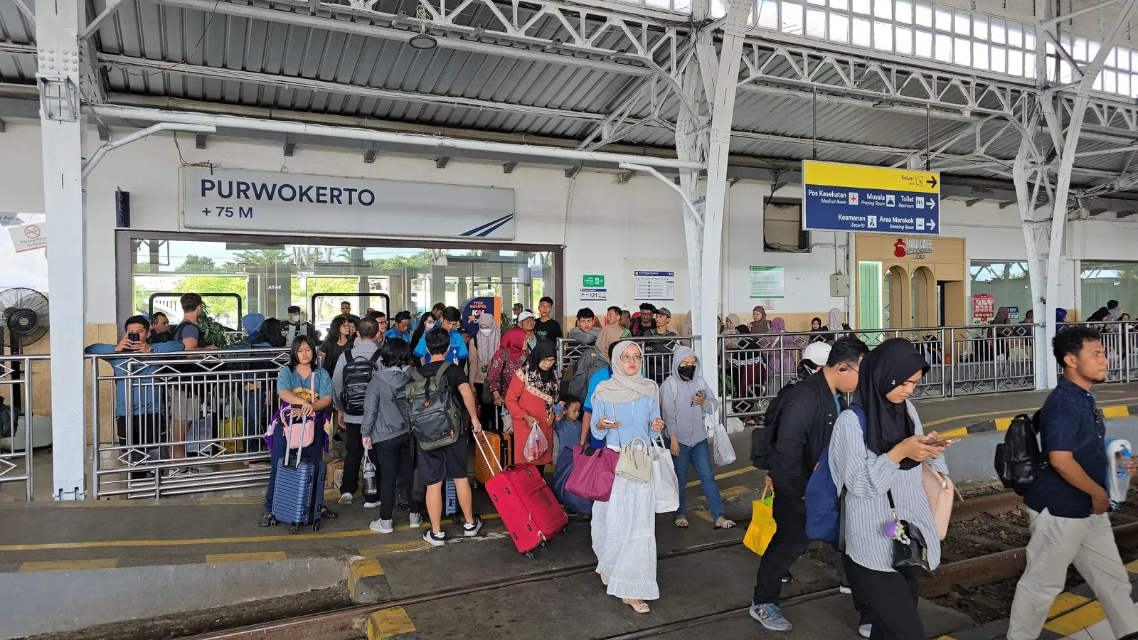 img 20250627 wa0003 Libur Panjang Tahun Baru Islam, KAI Daop 5 Catat Lonjakan Penumpang hingga Hampir 15 Ribu Orang