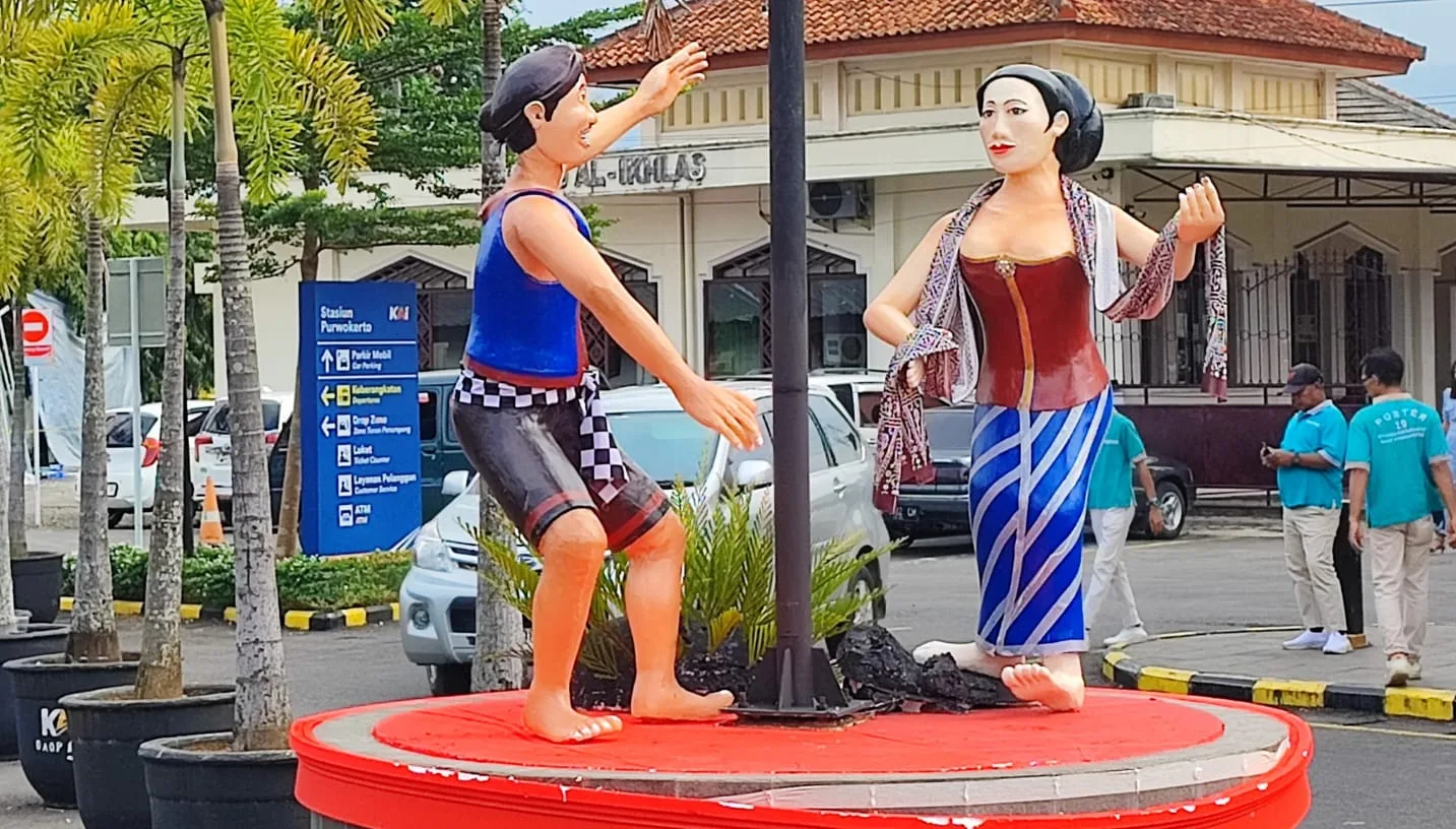 img 20250628 wa0013 Wow! Penumpang Disambut Lengger dan Bawor di Stasiun Purwokerto, Serasa Pesta Budaya