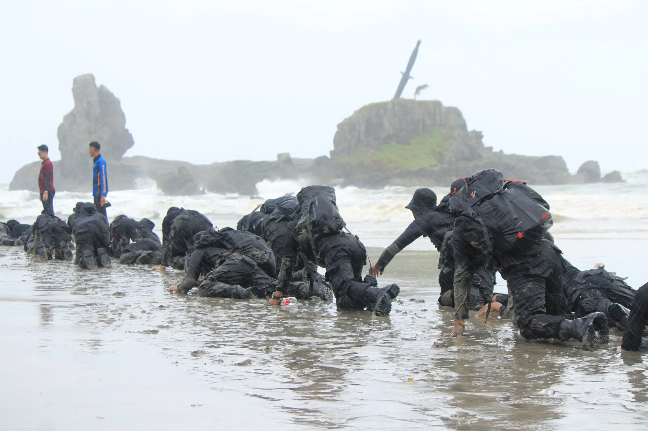 img 20250630 wa0009 scaled Jiwa Korsa Dibentuk di Medan Berat! CPNS Pemasyarakatan Diuji di Tengah Alam Liar Nusakambangan