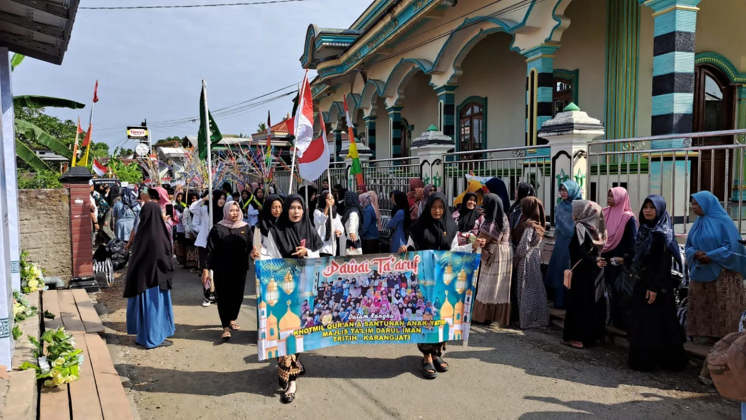 img 20250705 wa0003 Meriah! Pawai Ta’aruf Karangjati Cilacap Pecah Suasana, Ratusan Santri Turun ke Jalan