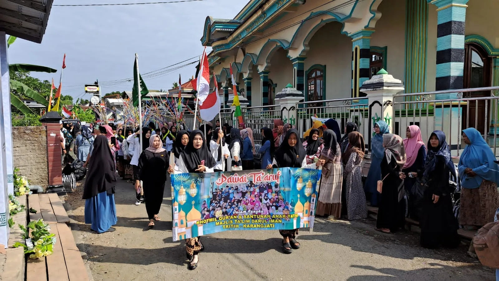 img 20250705 wa0003 Meriah! Pawai Ta’aruf Karangjati Cilacap Pecah Suasana, Ratusan Santri Turun ke Jalan