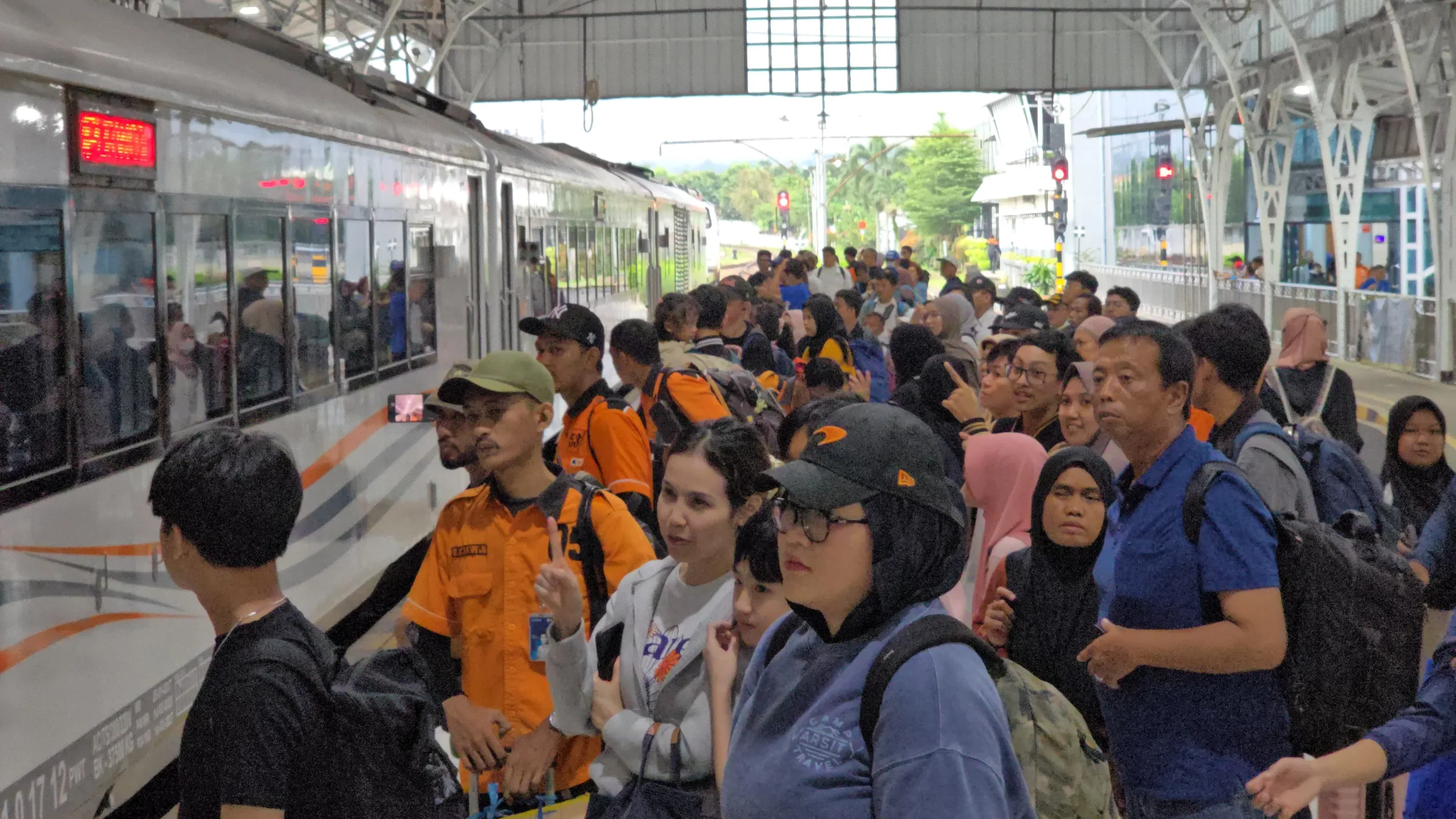 img 20250712 wa0022 scaled Libur Sekolah, 288 Ribu Lebih Penumpang Naik KA dari Daop 5, Stasiun Purwokerto Paling Padat