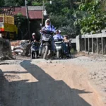 img 20250723 wa0003 Berkunjung ke Desa Petir, Warga Curhat Jalan Rusak ke Bupati