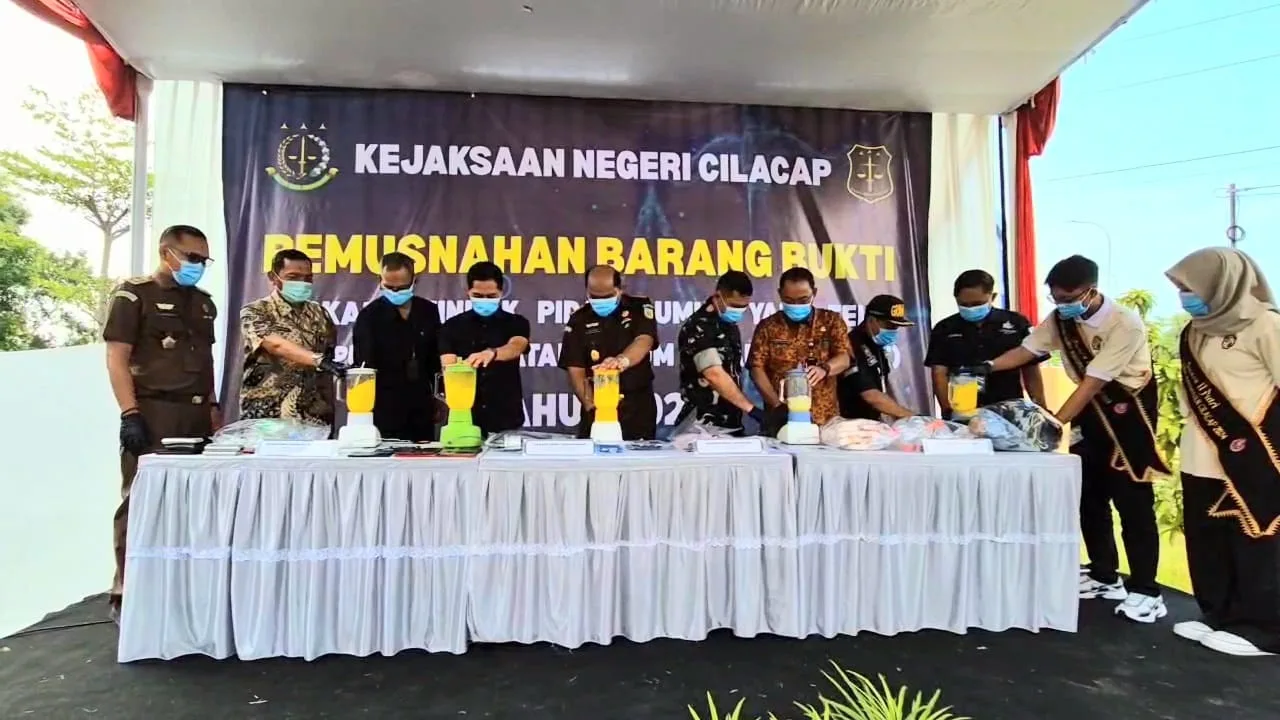 img 20250723 wa0005 Kejari Cilacap Musnahkan Barang Bukti 154 Perkara Tindak Pidana