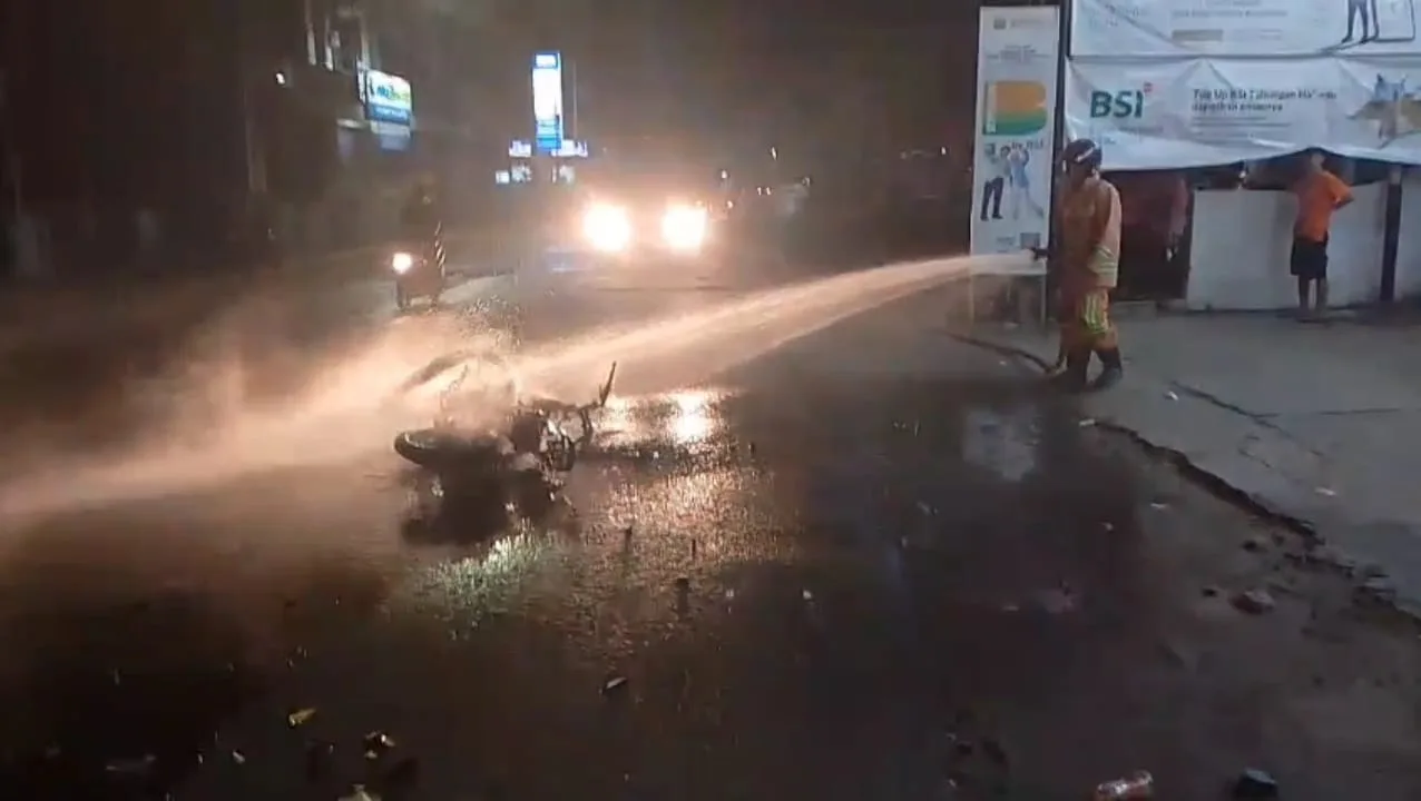 img 20250729 wa0008 Kecelakaan Akibat Balap Liar di Majenang, Sepeda Motor Terbakar, Dua Pelajar Luka