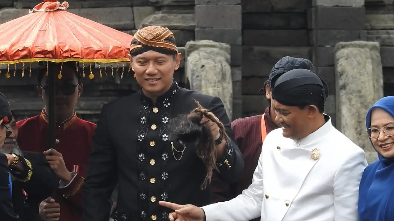 ahy potong gimbal Ikut Potong Rambut Gimbal, Ini Kata AHY dan Gubernur Luthfi