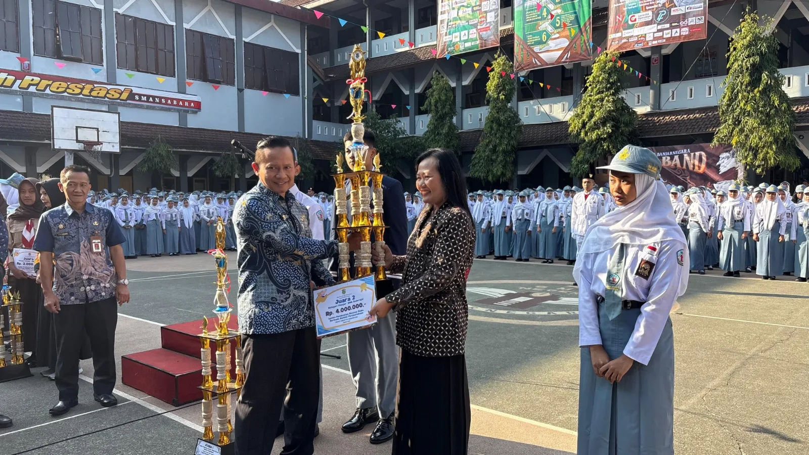 img 20250801 wa0006 Siswa SMAN 1 Banjarnegara Borong Juara Lomba Resensi Buku Koleksi Perpusda