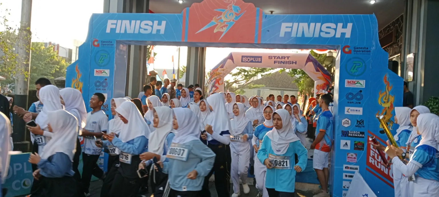 img 20250802 wa0003 Meriah, Fun Run HUT Smansa Bara ke 64 Tahun 2025