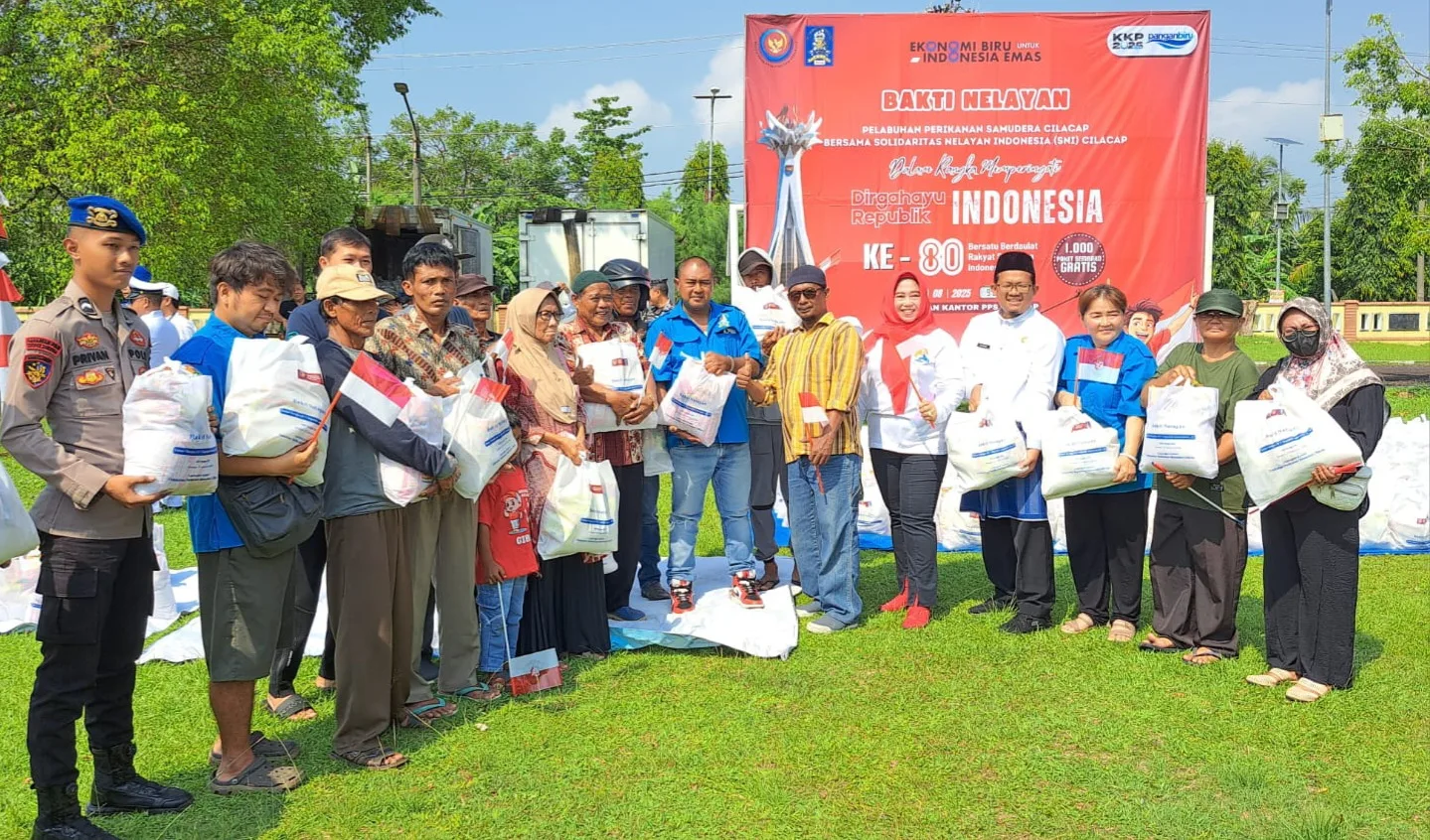 img 20250817 wa0055 SNI Cilacap Bagikan 1.100 Paket Sembako Gratis di Momen HUT ke-80 RI