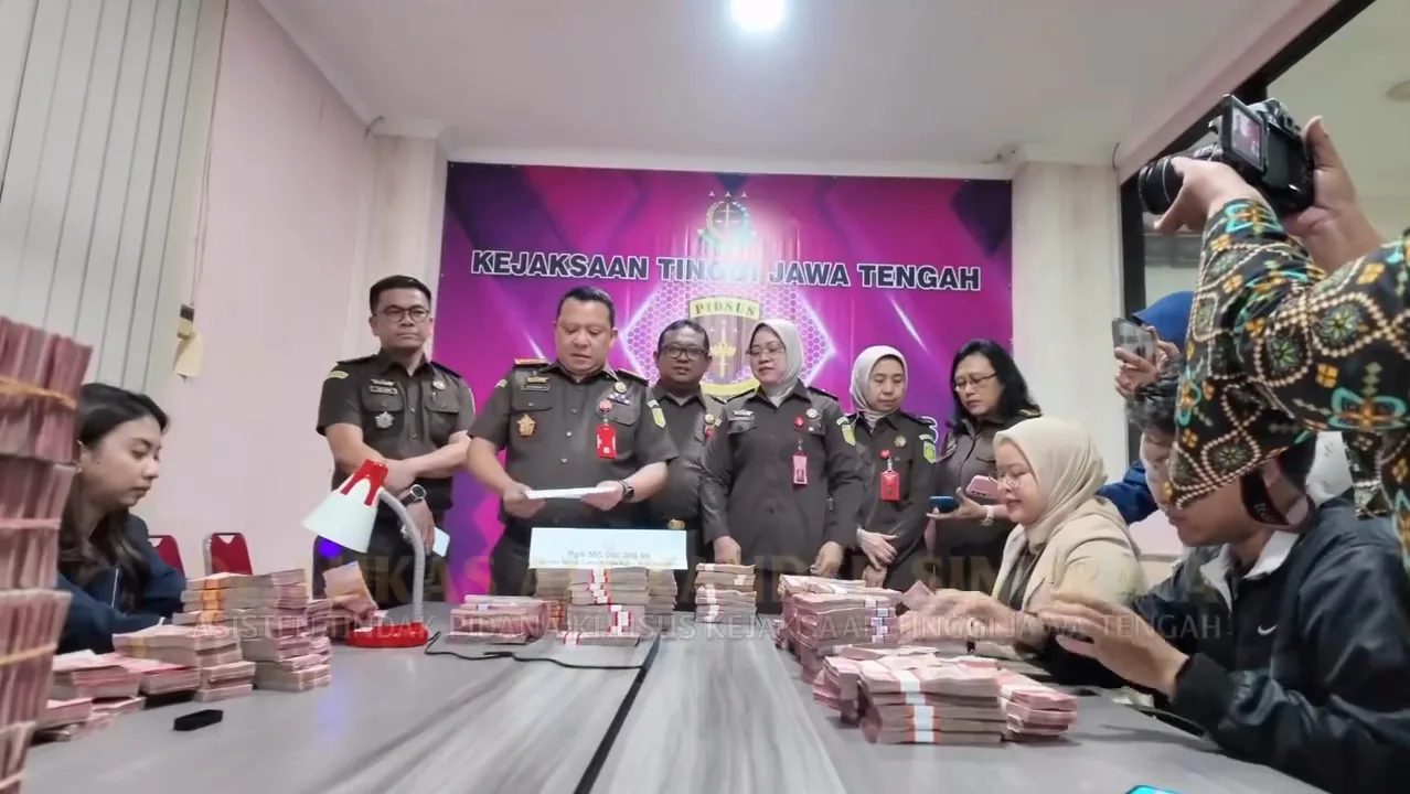 videocapture 20250827 063103 Kasus Korupsi BUMD Cilacap, Kejati Jateng Sita Lagi Rp6,5 Miliar