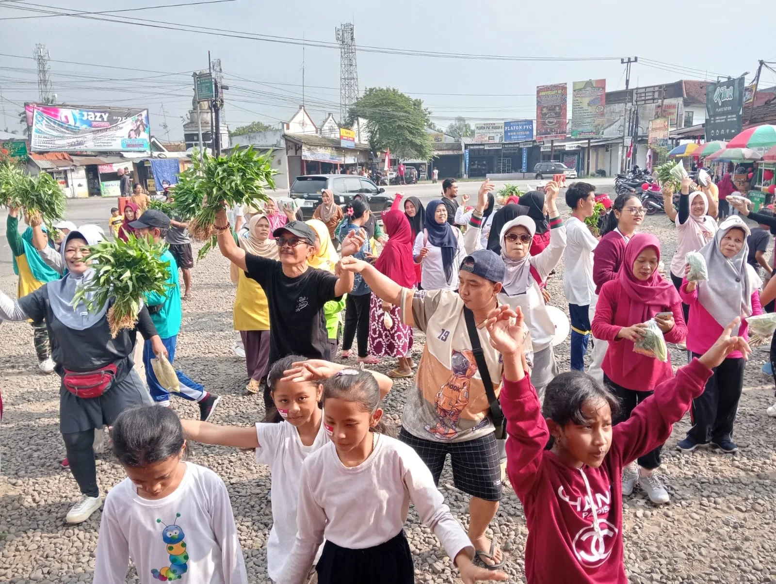 whatsapp image 2025 08 10 at 13.49.13 Warga Desa Klampok Jadikan Sayuran Sebagai Hadiah Agustusan