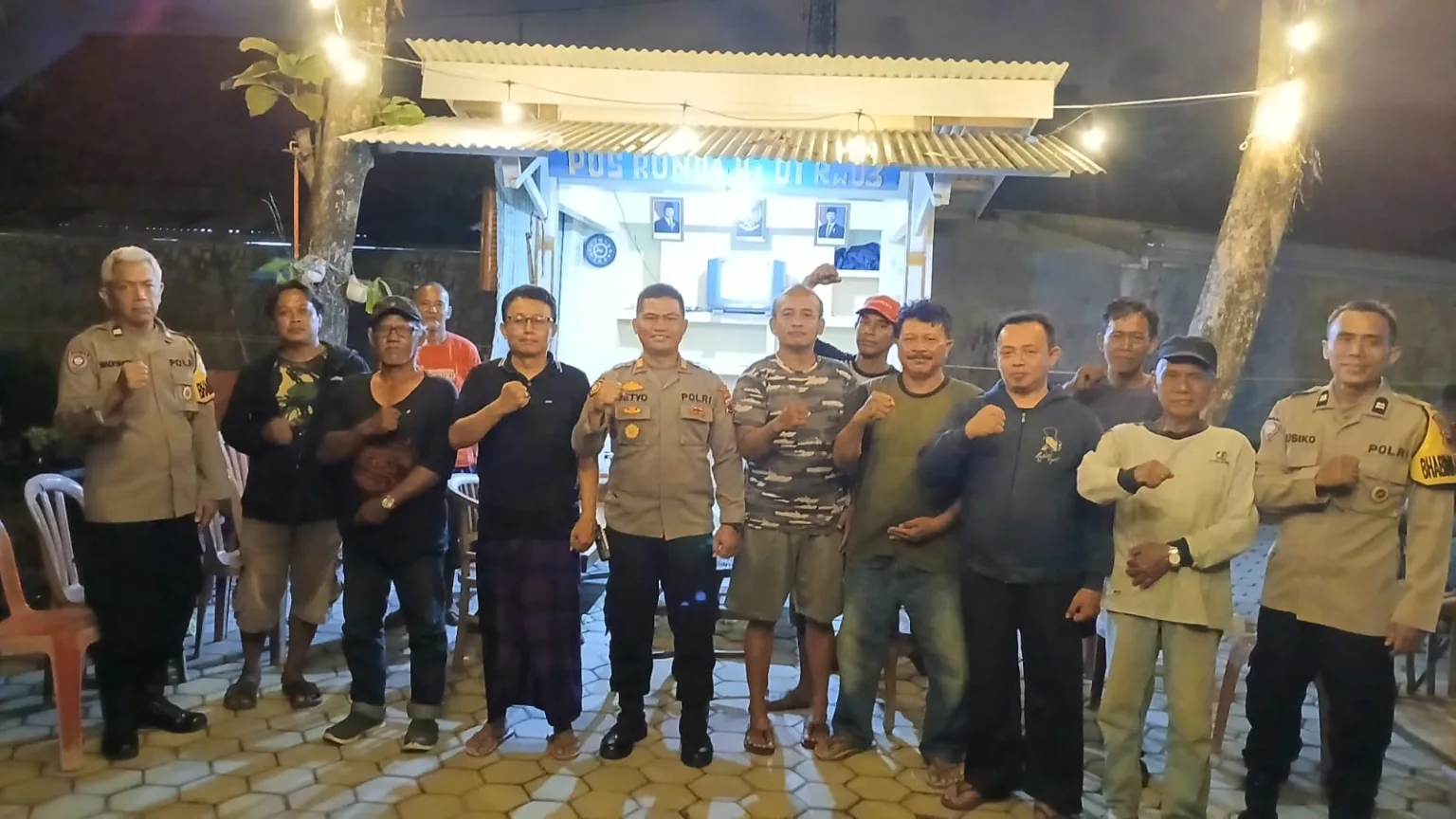 img 20250927 wa0007 Kapolsek Cilacap Utara Sambangi Pos Satkamling, Teguhkan Semangat Warga Jaga Lingkungan