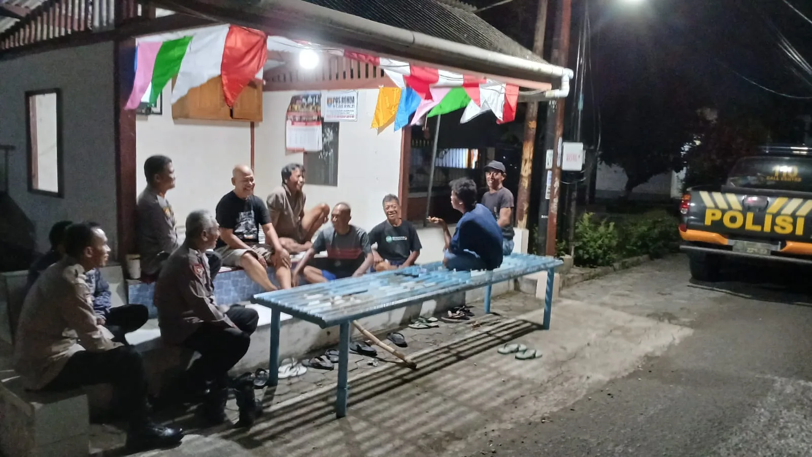 img 20250927 wa0013 Sambangi Satkamling, Kapolsek Cilacap Utara Teguhkan Sinergi Polisi dan Warga