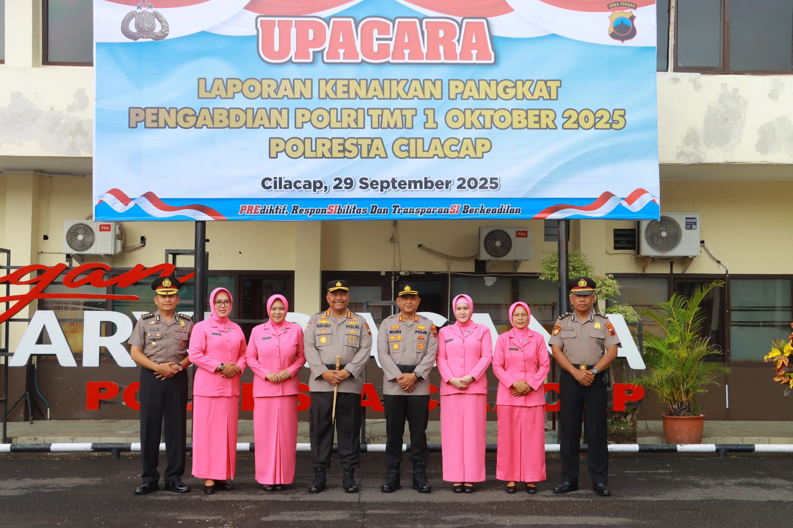 img 20250929 wa0030 Dua Anggota Polresta Cilacap Naik Pangkat Jelang Pensiun