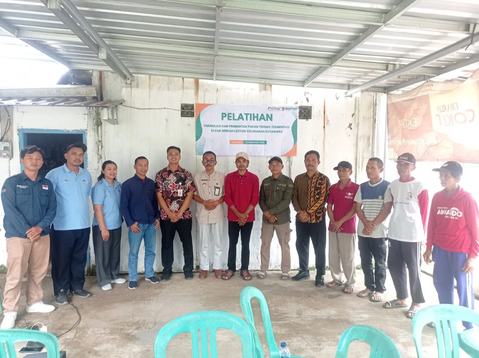 img 20250930 wa0023 Dosen Politeknik Negeri Cilacap Dampingi Peternak Kutawaru, Tingkatkan Produktivitas Kambing dengan Pakan Fermentasi