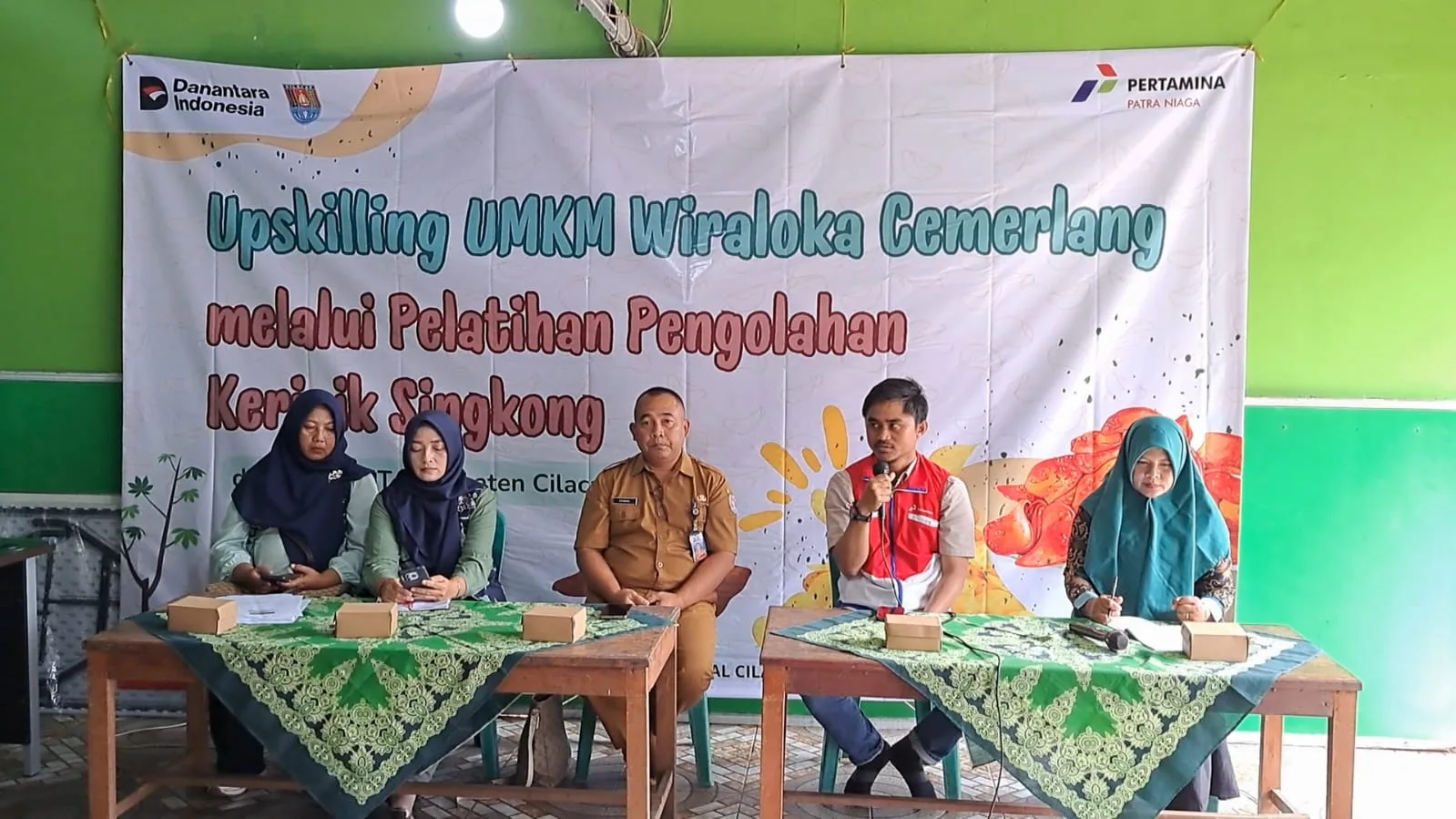 img 20250930 wa0036 Pertamina IT Cilacap Latih UMKM Slarang, Olahan Singkong Siap Naik Kelas