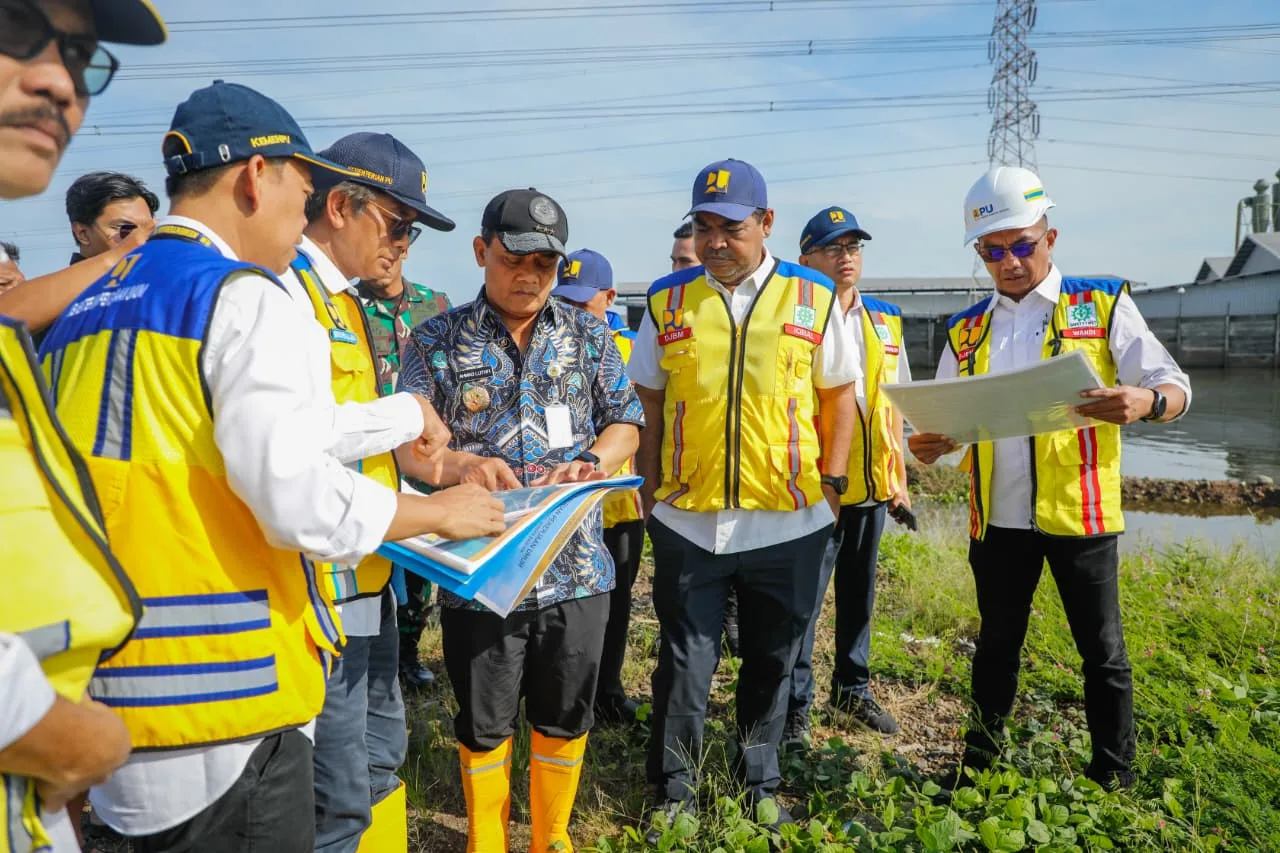 gubernur banjir semarang Banjir di Semarang, Gubernur Luthfi: Kaligawe Kudu Asat