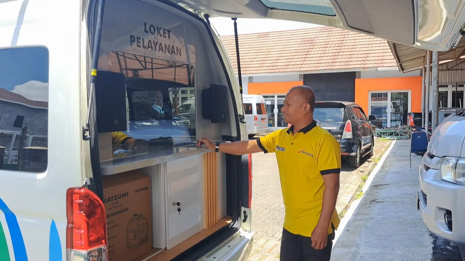 img 20251017 wa0020 Dekatkan Layanan ke Warga, Bapenda Cilacap Hadirkan Mobil Pajak Keliling