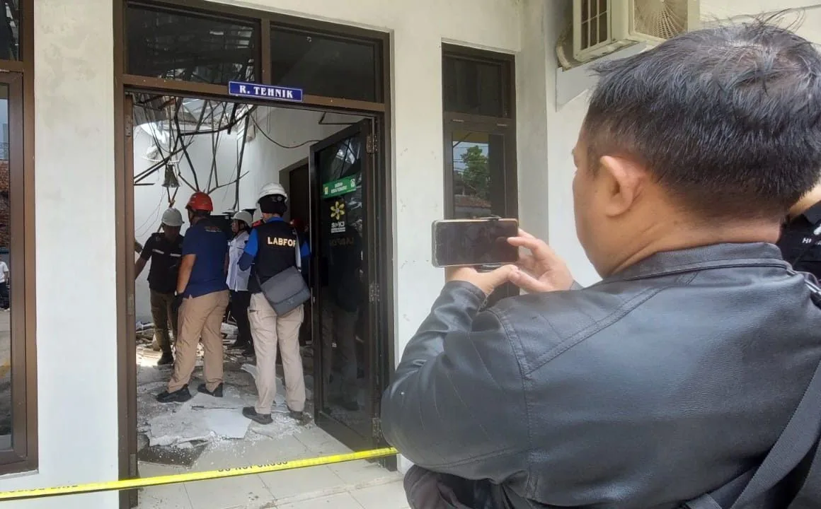 img 20251020 wa0006 Terjunkan Tim Labfor, Polisi Selidiki Penyebab Ambruknya Tembok Toserba Lantai Empat di Purbalingga 