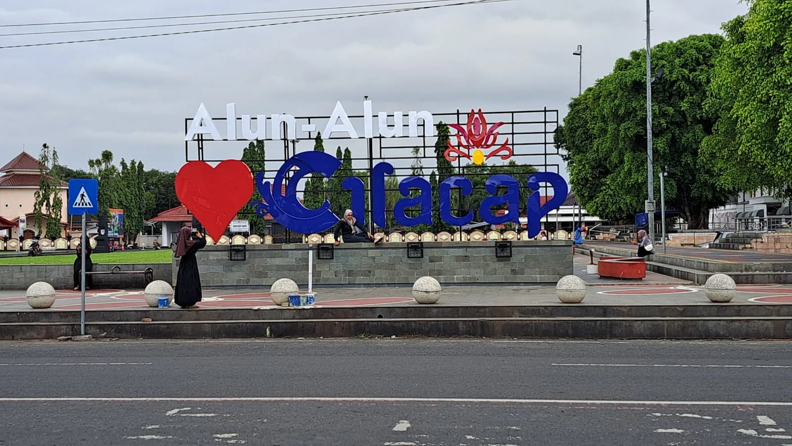 img 20251020 wa0036 Alun-Alun Cilacap, Ruang Publik Ikonik yang Jadi Jantung Aktivitas Warga Kota