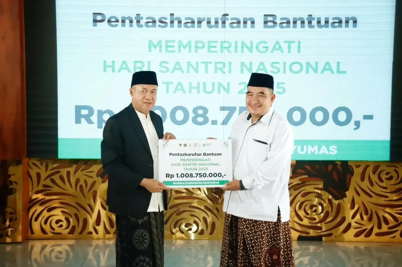 img 20251022 wa0009 Momentum Hari Santri Nasional, Bupati Sadewo Serahkan Bantuan ke 535 Mustahik