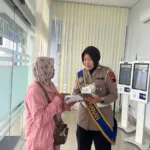 img 20251031 wa0014 Unit BPKB Satlantas Polresta Cilacap Bantu Pemohon Cek Kelengkapan Administrasi Balik Nama Kendaraan