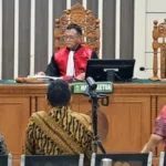screenshot 20251007 070347 gallery Mantan Pj Bupati Cilacap Jalani Sidang Kasus Korupsi BUMD CSA Rp237 Miliar