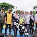 sepeda hadiah Bisa Jawab Pertanyaan Bupati Lilis, Siswi MTsN 2 Kebumen Dapat Sepeda