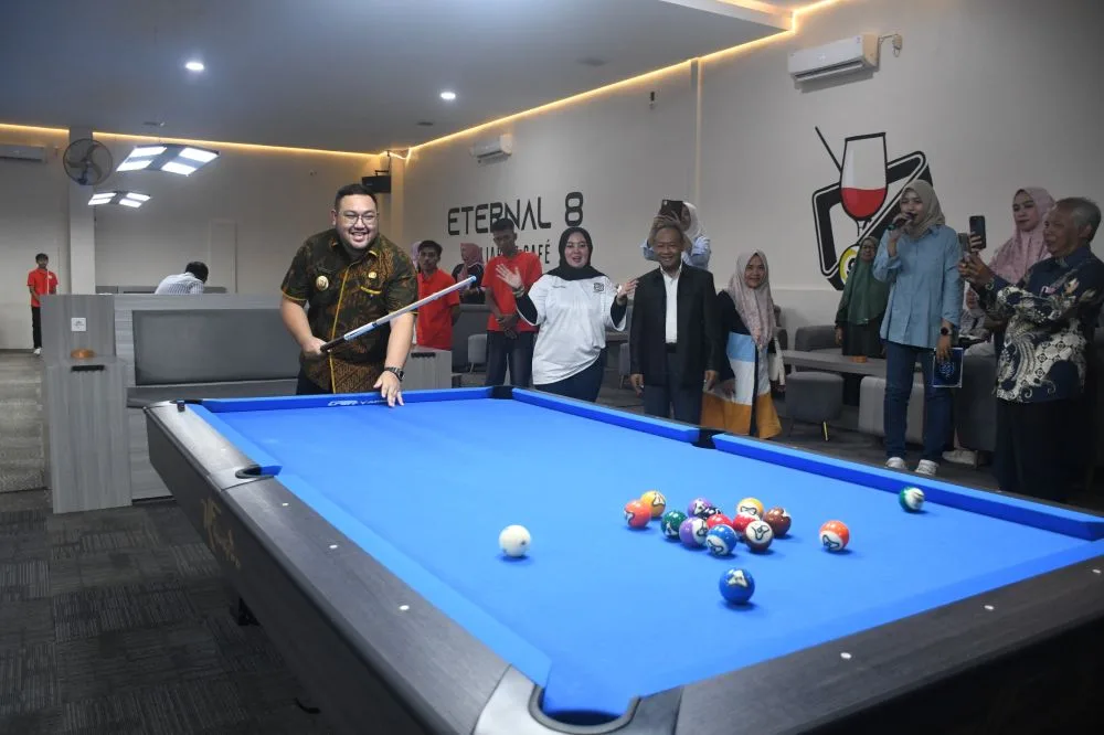 whatsapp image 2025 10 16 at 18.12.05 Dorong Talenta Muda, Wabup Purbalingga Resmikan Eternal 8 Billiard & Café