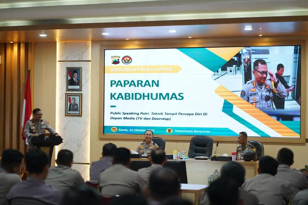 whatsapp image 2025 10 17 at 10.48.35 Polisi di Banyumas Dilatih Pak Bhabin dan Tarmin Ngaklak Soal Konten Edukasi