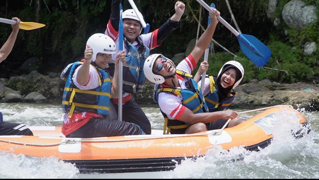whatsapp image 2025 10 18 at 18.39.24 Pegawai Rutan Banjarnegara Arung Jeram Bersama, Ini Tujuannya