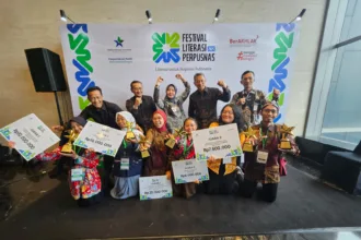 whatsapp image 2025 10 30 at 14.55.04 Hebat! Dua Pelajar Banjarnegara Juara I di Ajang Festival Literasi Nasional