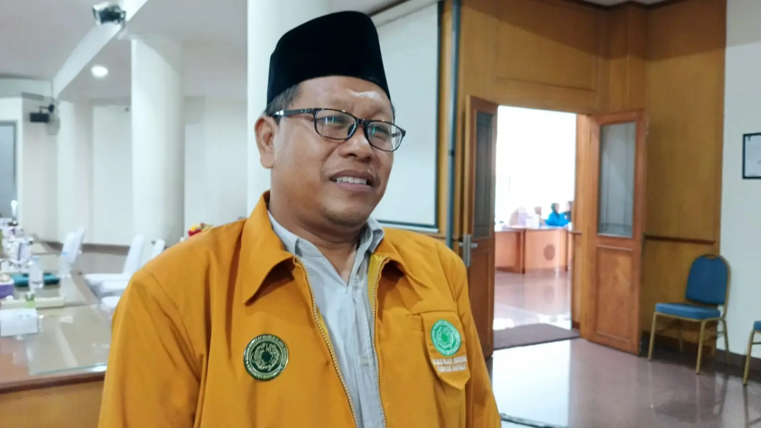 Ketua Komisi Dakwah, Ukhuwah dan Pengembangan Masyarakat MUI Kabupaten Banyumas, Mohamad Aminudin saat diwawancara wartawan, Sabtu (31/10/2025).