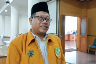 Ketua Komisi Dakwah, Ukhuwah dan Pengembangan Masyarakat MUI Kabupaten Banyumas, Mohamad Aminudin saat diwawancara wartawan, Sabtu (31/10/2025).
