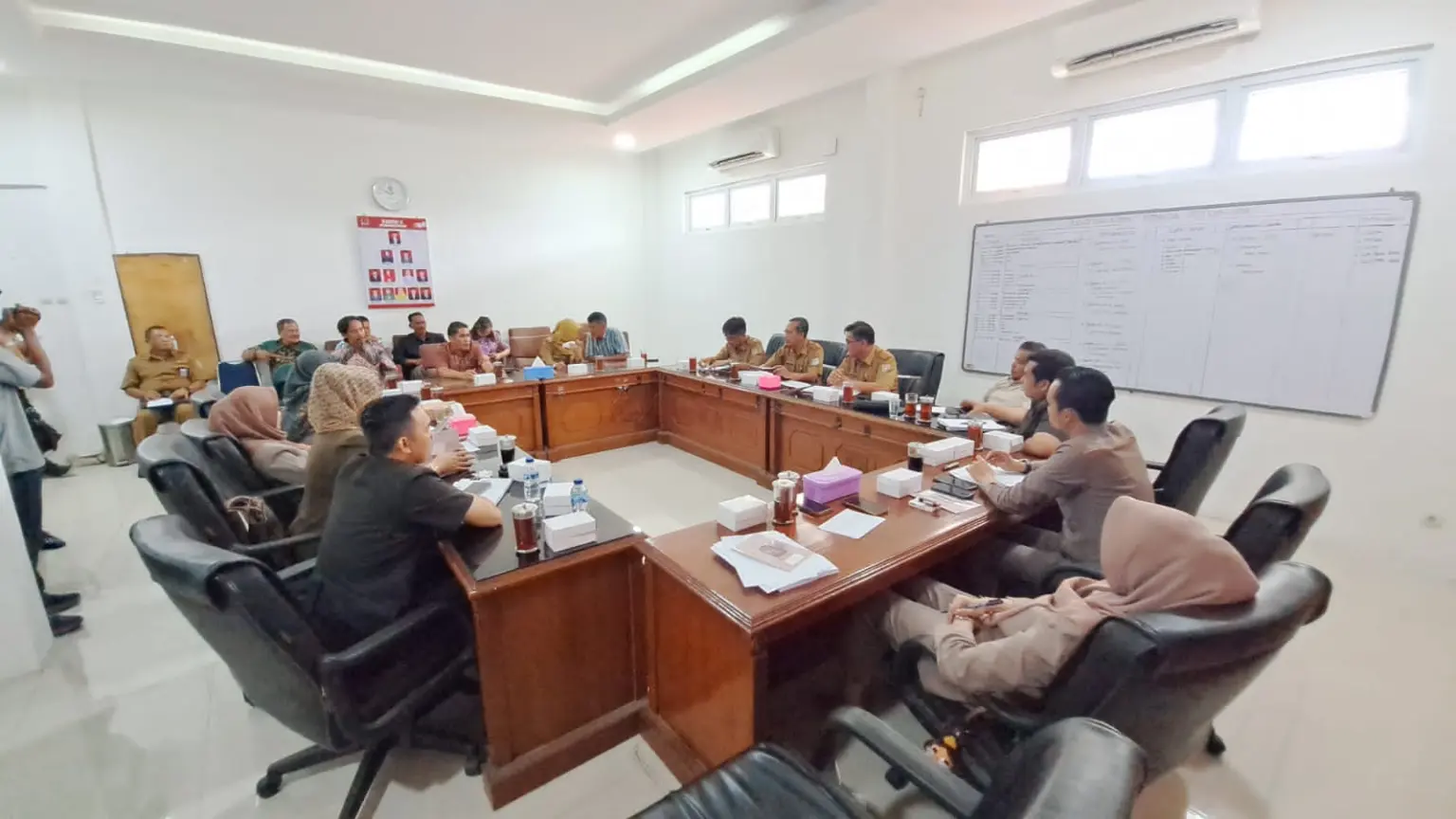 img 20251104 wa0035 Sampah Menumpuk di TPS Tegalreja, Warga Ngadu ke DPRD Cilacap karena Bau Menyengat